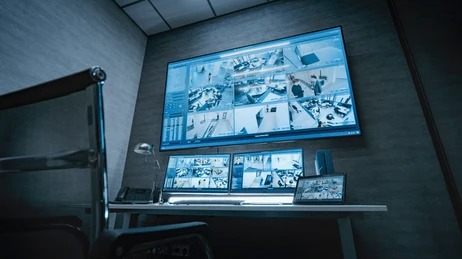 Installation caméra dans un entrepôt